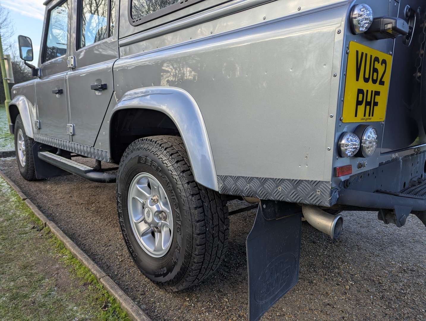 <p>2012 LAND ROVER DEFENDER 110 XS TD D/C</p>