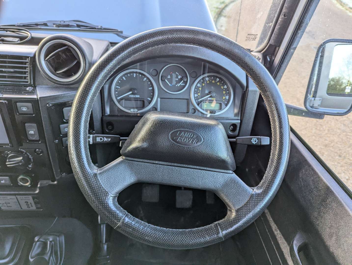 <p>2012 LAND ROVER DEFENDER 110 XS TD D/C</p>