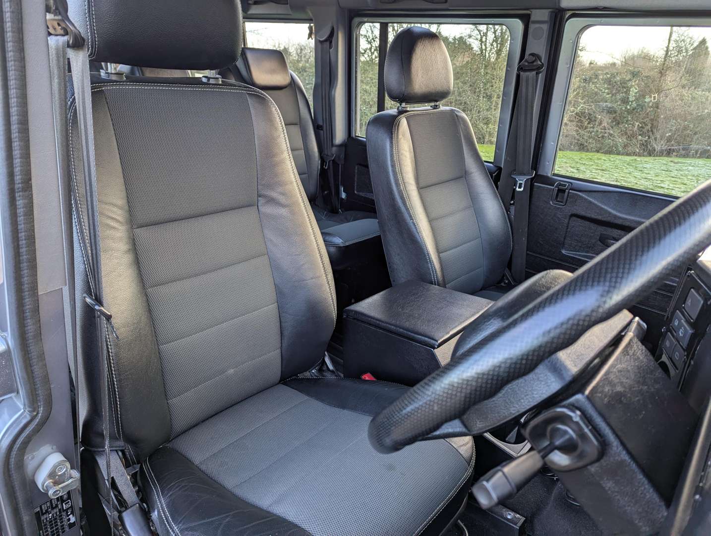 <p>2012 LAND ROVER DEFENDER 110 XS TD D/C</p>