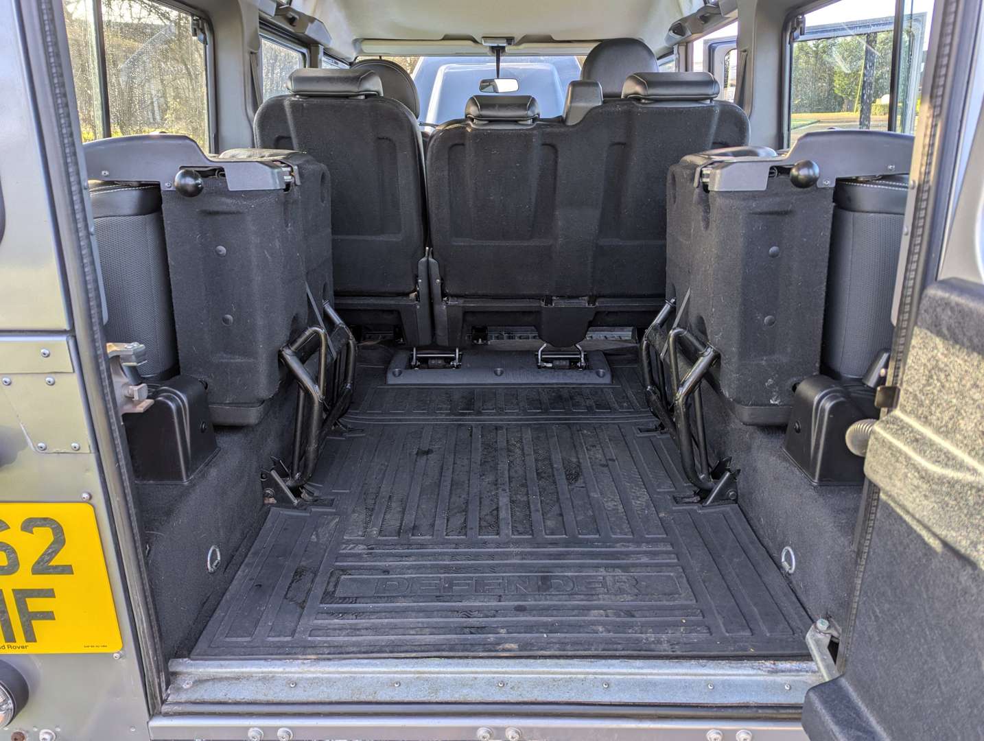 <p>2012 LAND ROVER DEFENDER 110 XS TD D/C</p>