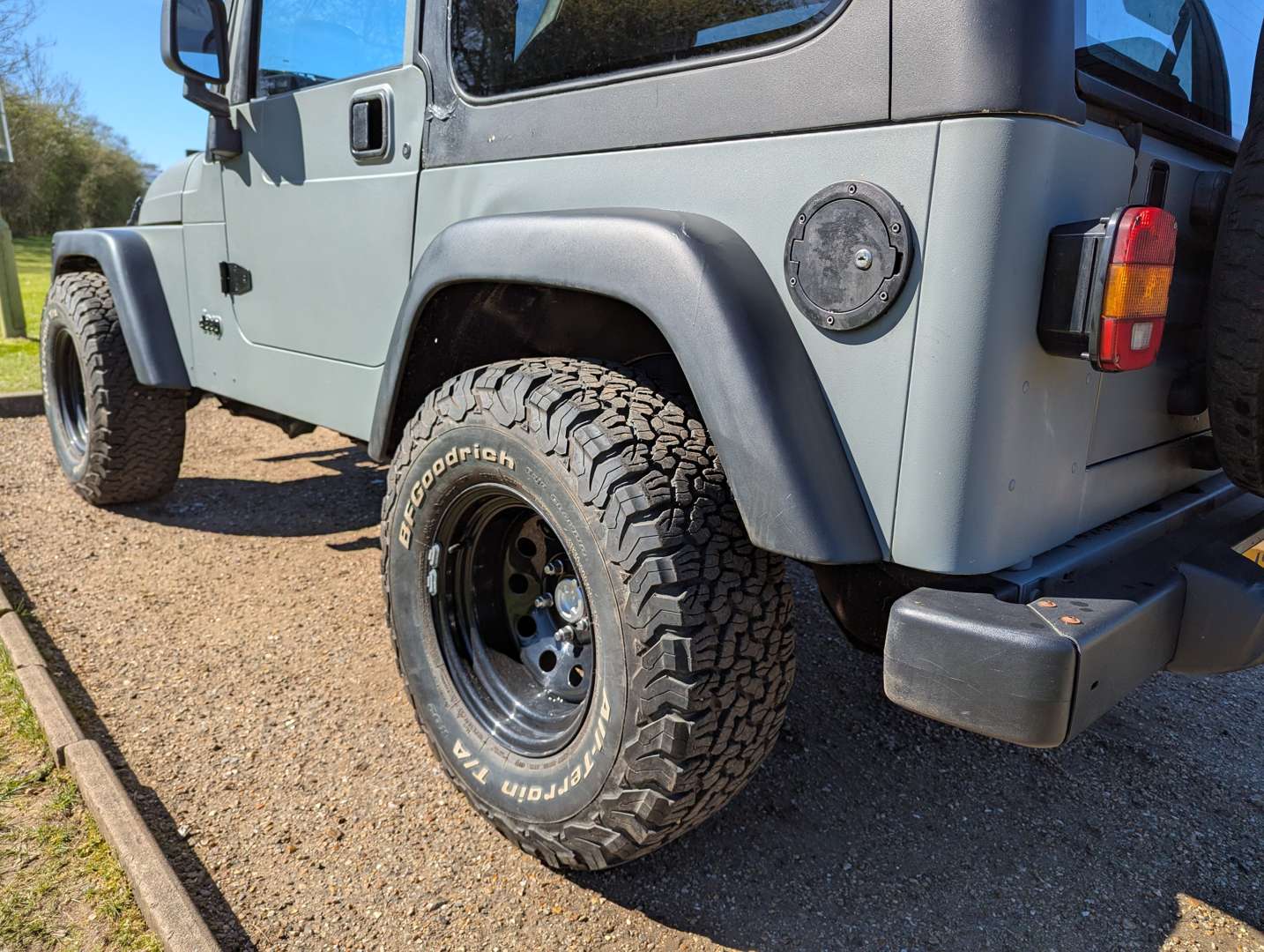 <p>2000 JEEP WRANGLER 2.5 SPORT</p>