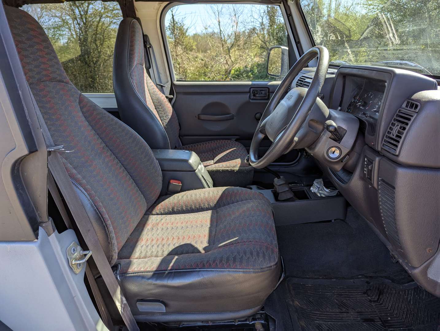 <p>2000 JEEP WRANGLER 2.5 SPORT</p>