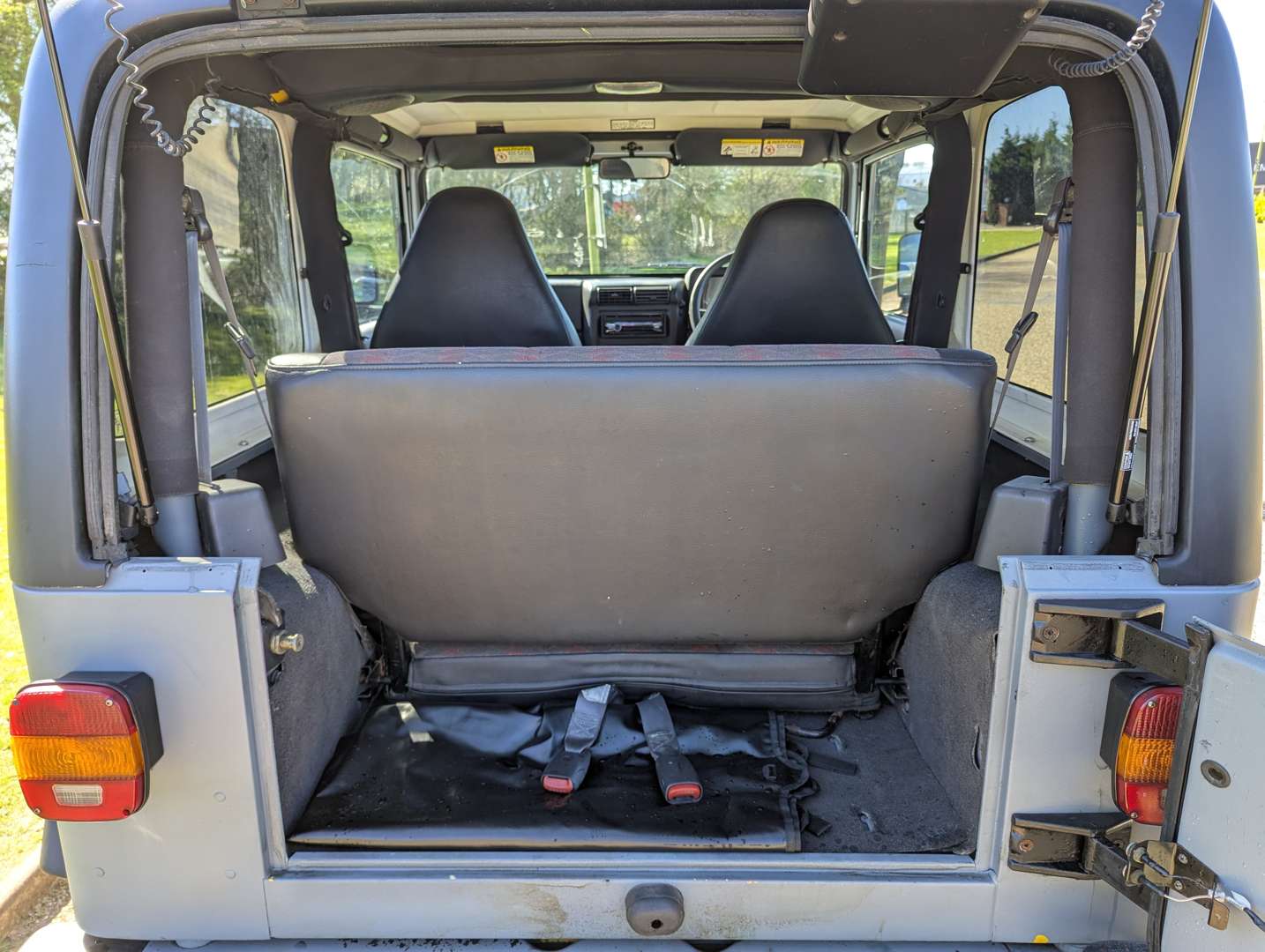 <p>2000 JEEP WRANGLER 2.5 SPORT</p>