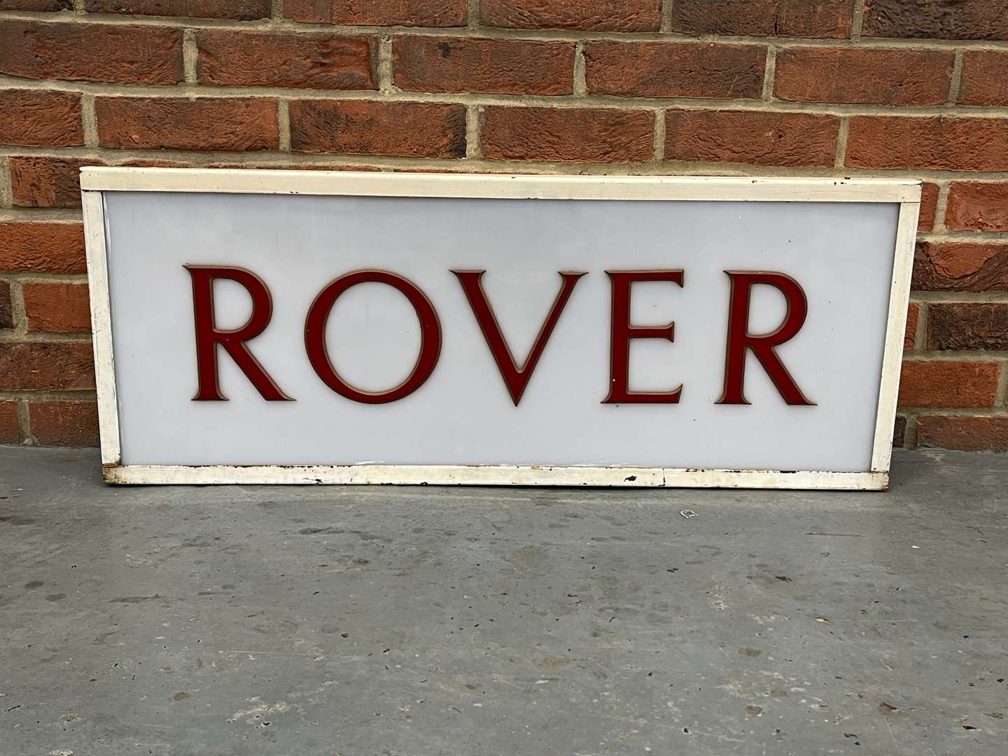 <p>Rover Illuminated Dealership Sign</p>