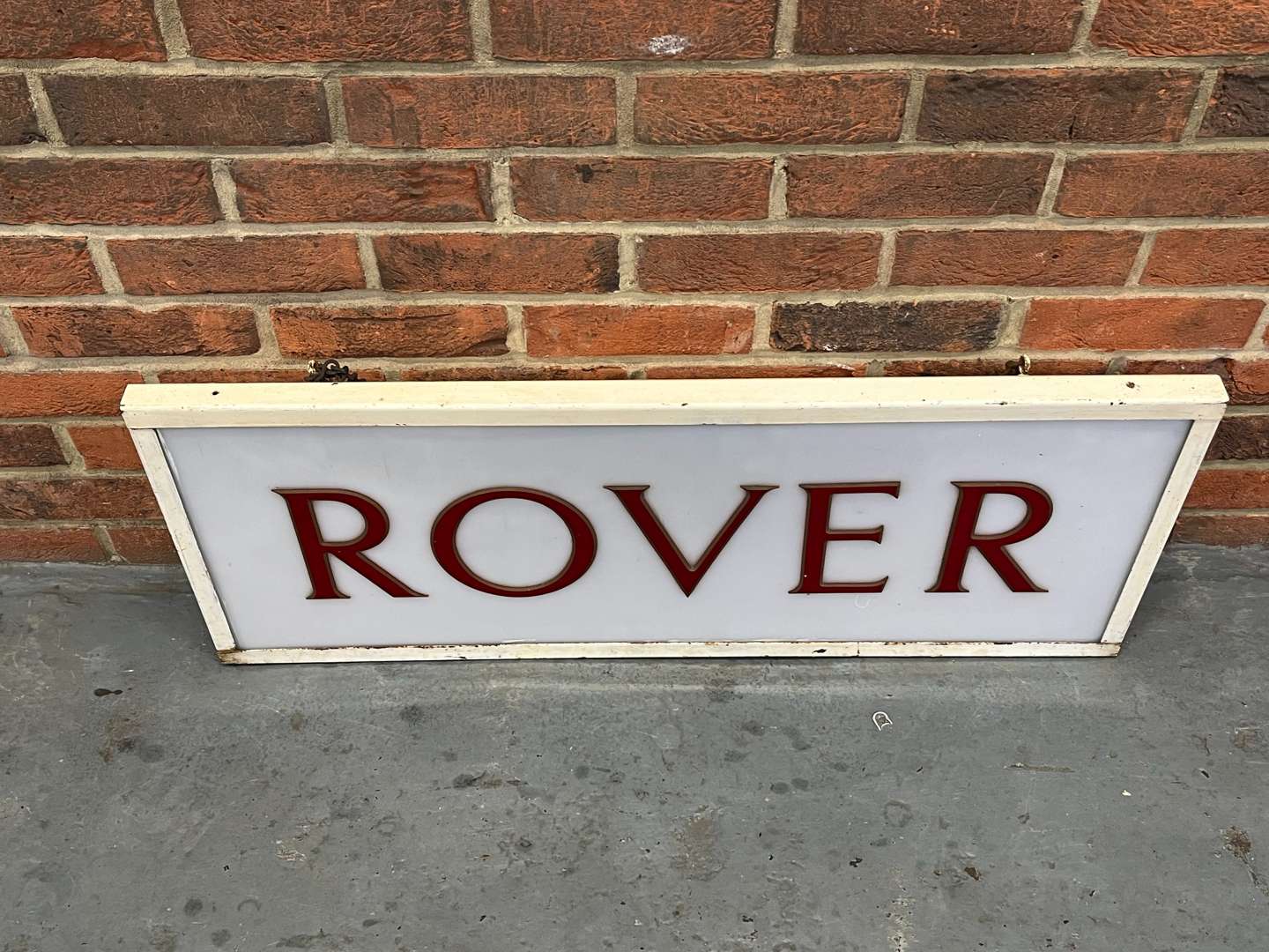 <p>Rover Illuminated Dealership Sign</p>