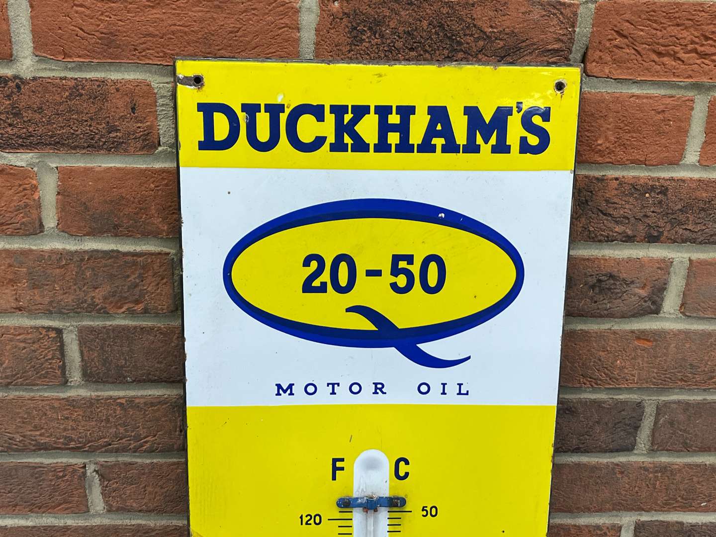 <p>Duckhams Q20-50 Motor Oils Enamel Thermometer&nbsp;</p>