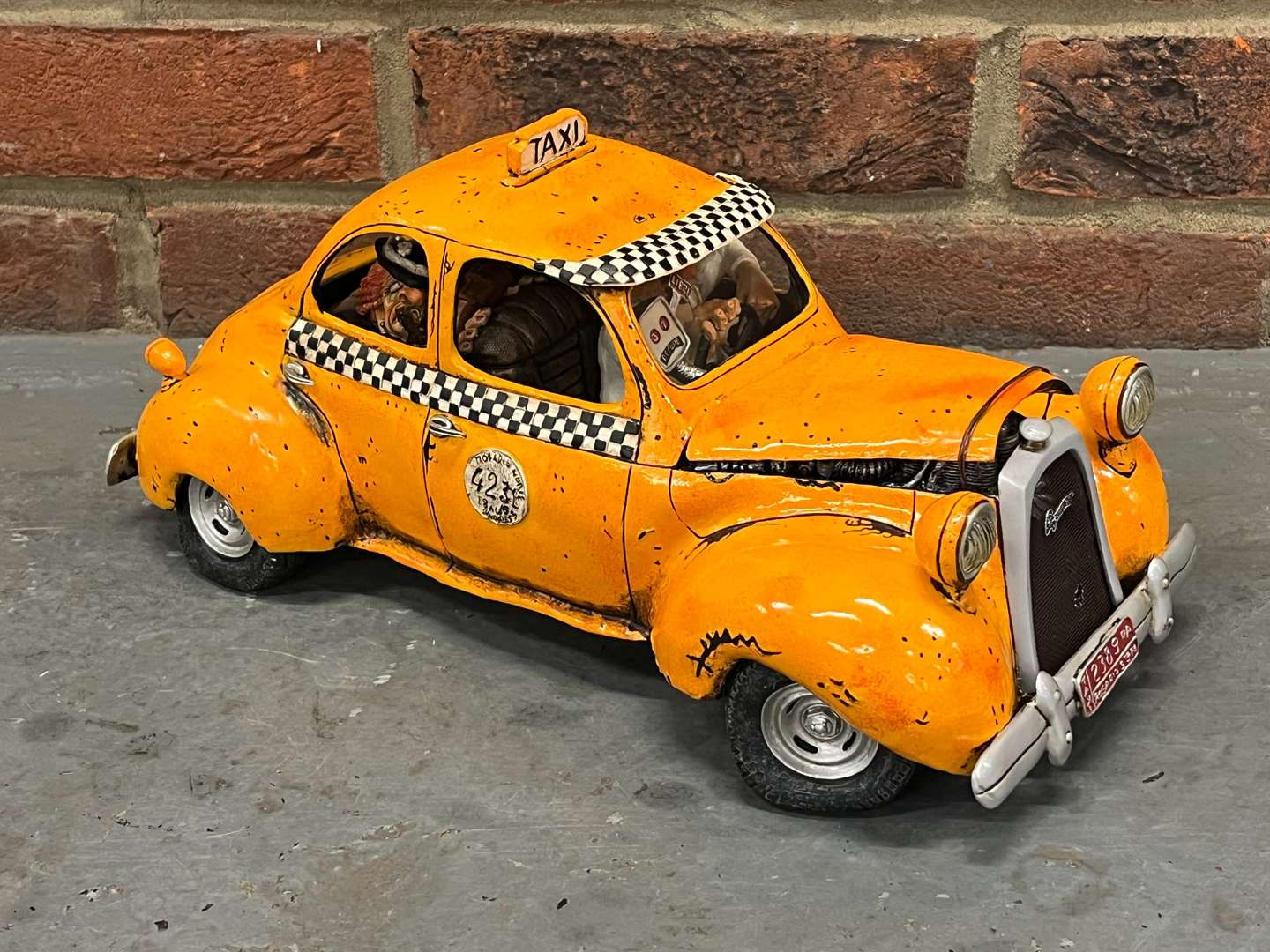 <p>Boxed Guillermo Forchina “Le Taxi” Model</p>