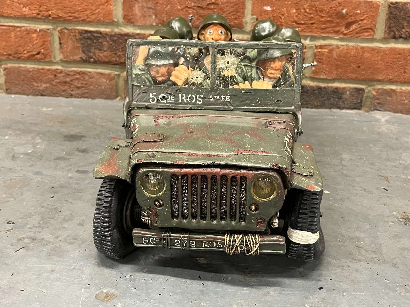 <p>Boxed Guillermo Forchina “Jeep Militaire” Model</p>