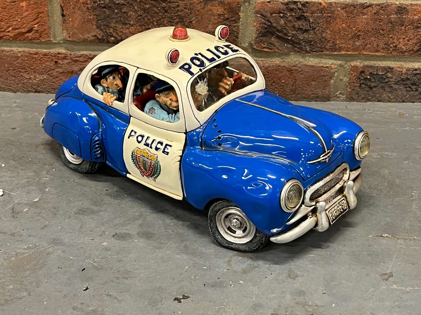 <p>Boxed Guillermo Forchina “Police” Model</p>