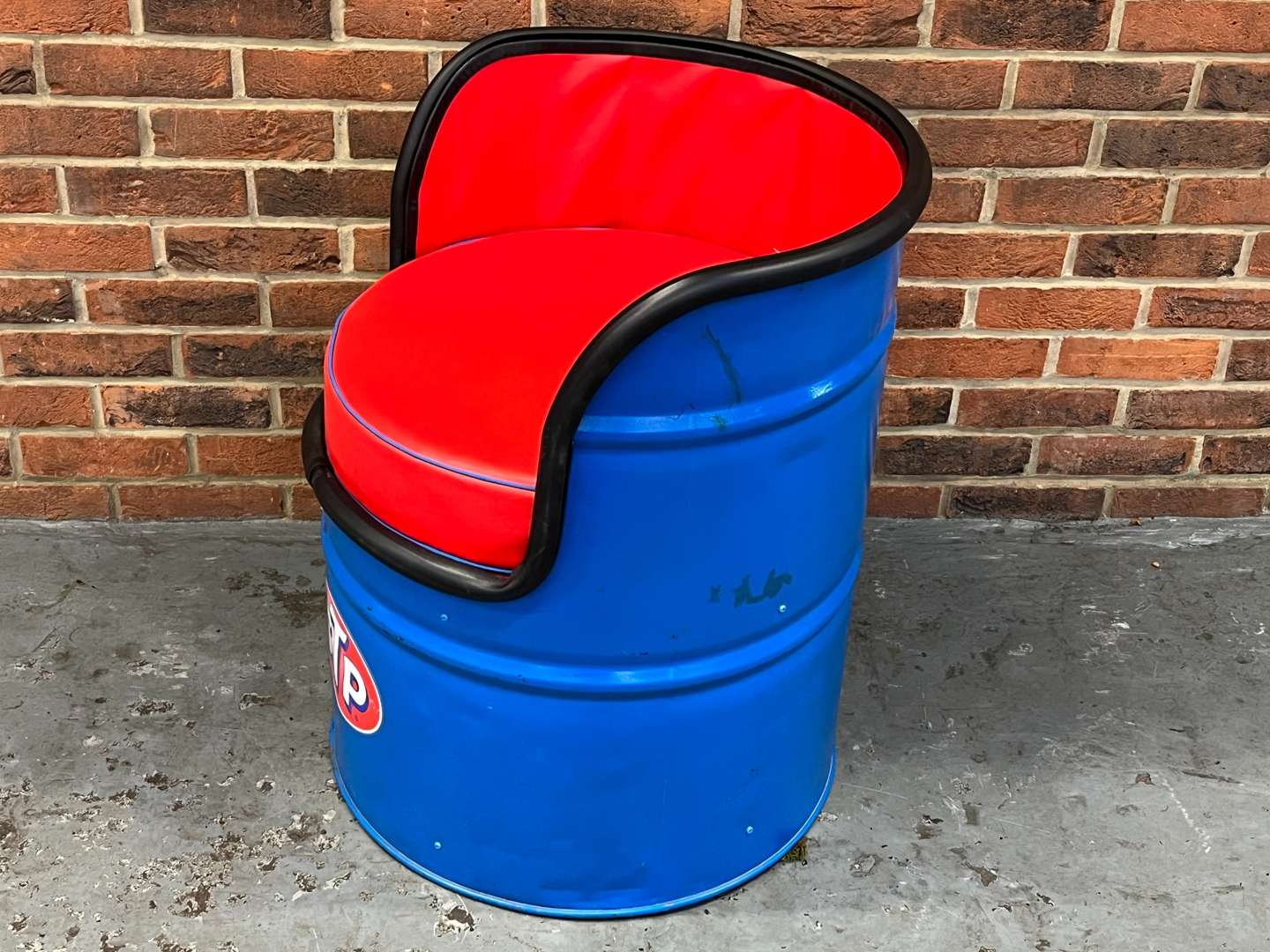 <p>Ten Gallon Made Drum Seat</p>