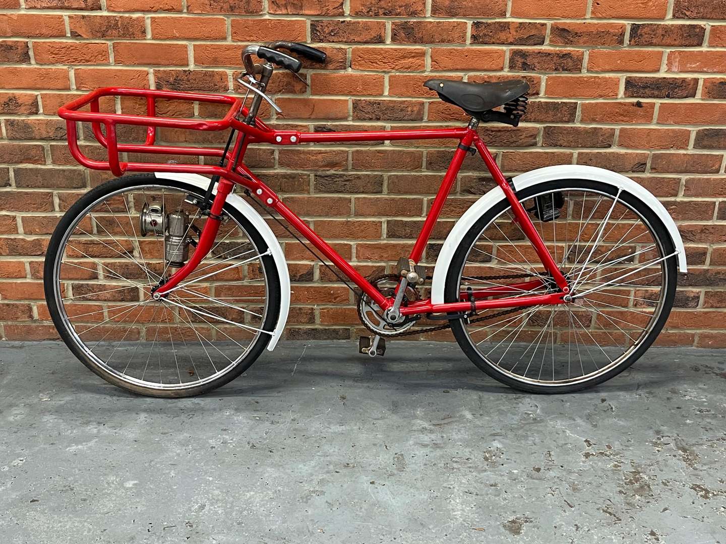 <p>Vintage Post Office Bicycle&nbsp;</p>