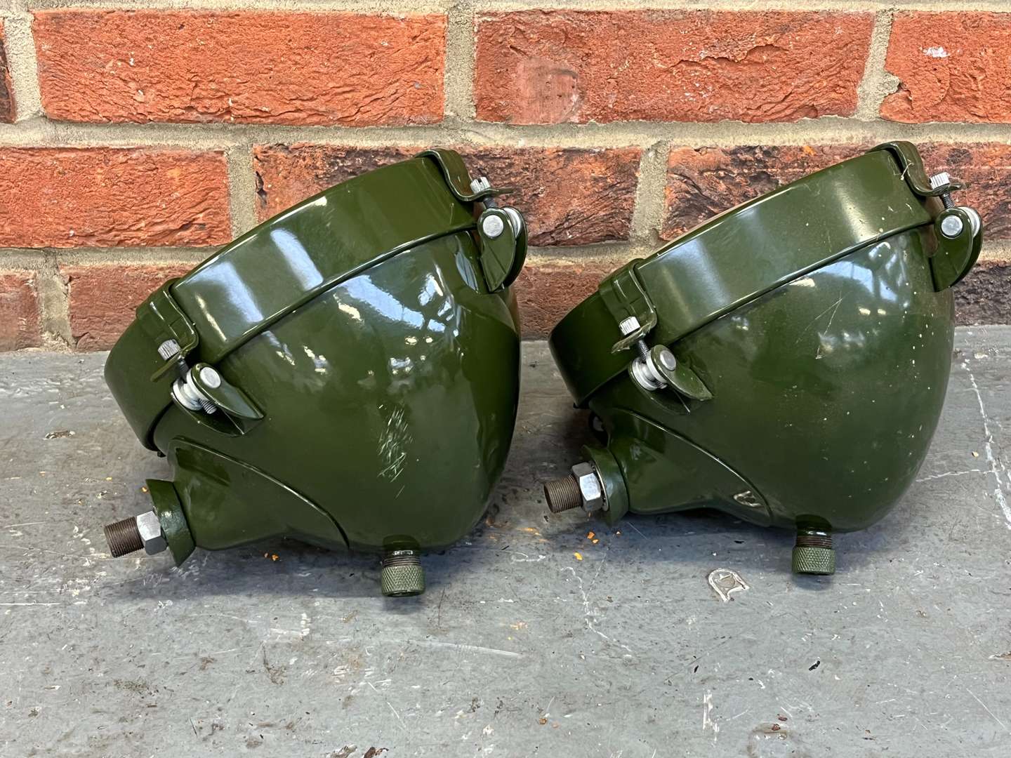 <p>Pair NOS Land Rover Lights and 5 Gallon Can</p>