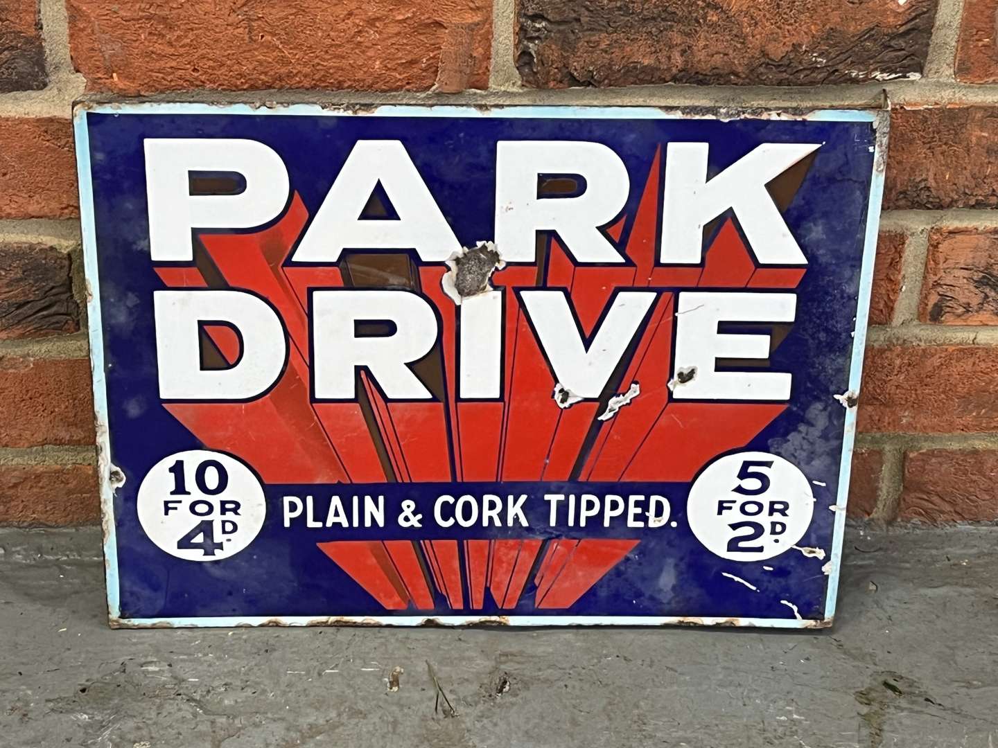 <p>Park Drive Enamel Flange Sign</p>