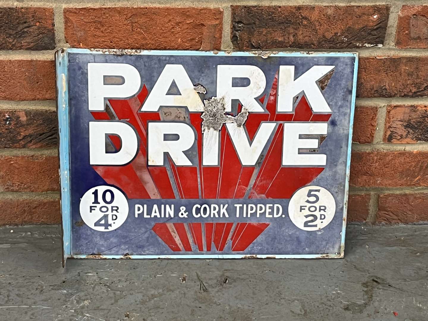 <p>Park Drive Enamel Flange Sign</p>