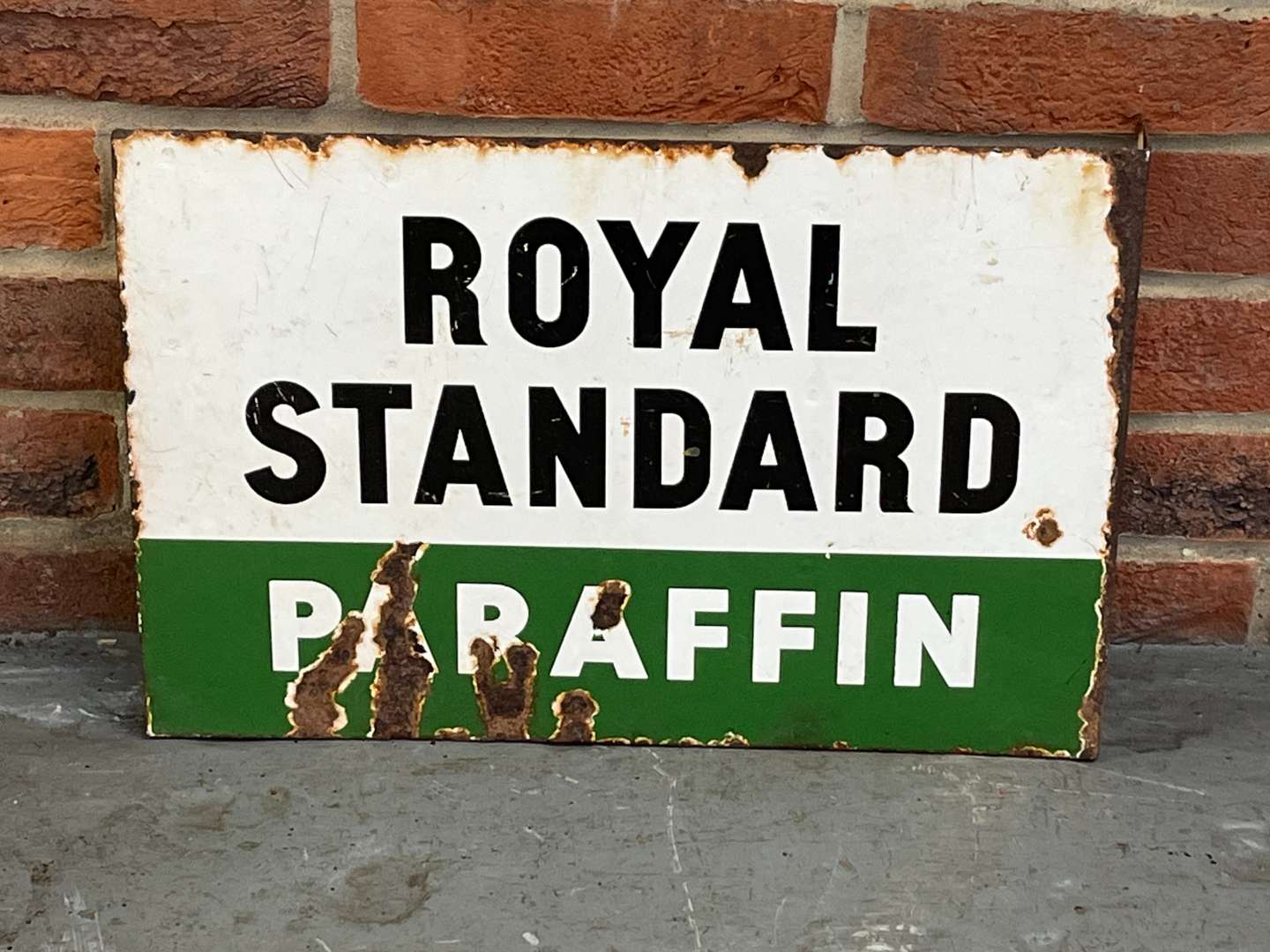 <p>Royal Standard Paraffin Enamel Flange Sign</p>