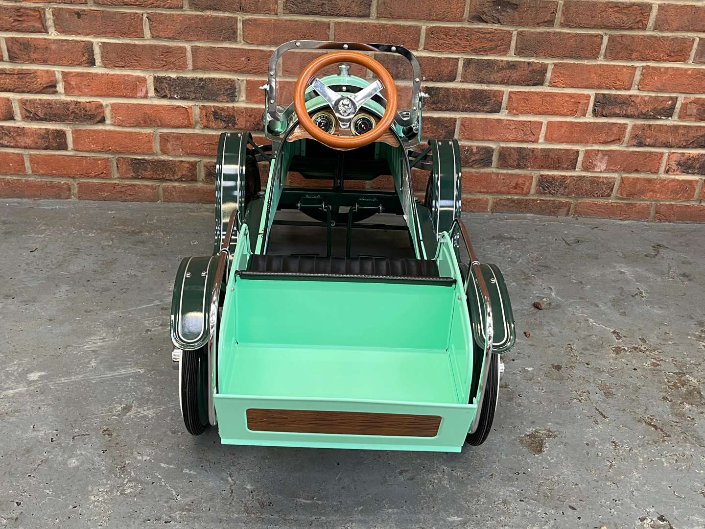 <p>Station Wagon Tin Plate Childs Pedal Car</p>