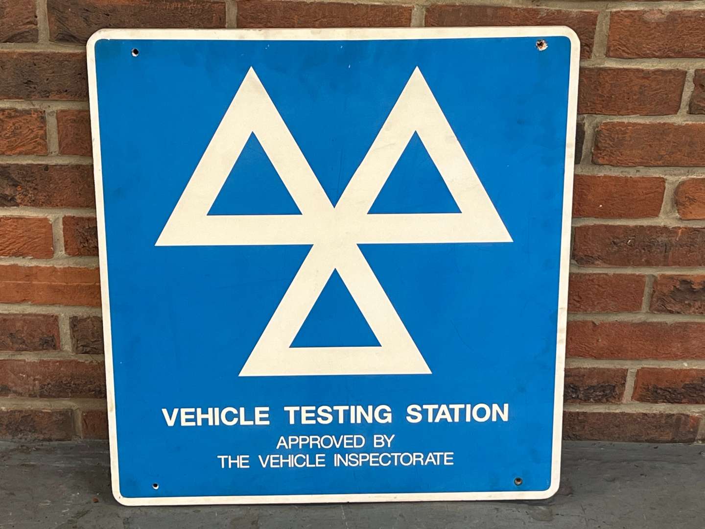 <p>Vehicle Testing Station Plastic Sign</p>