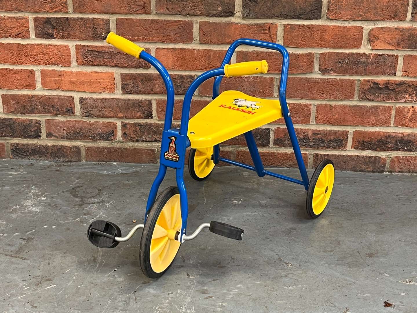 <p>Raleigh Childs Tricycle</p>