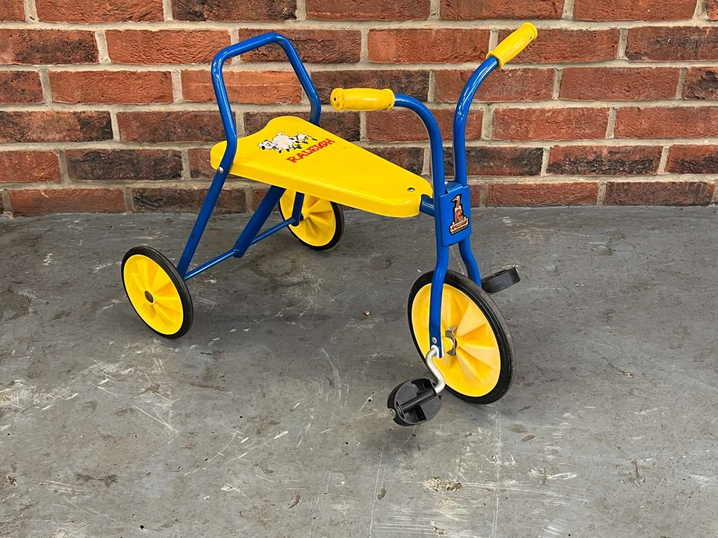 <p>Raleigh Childs Tricycle</p>