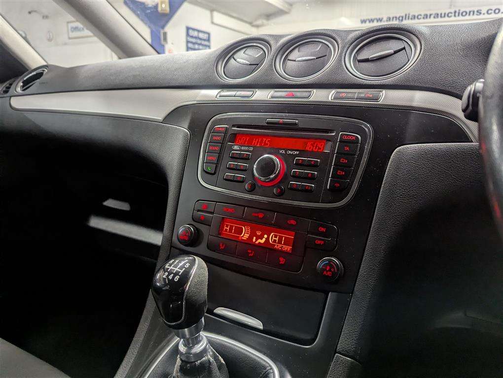 <p>2012 FORD S-MAX ZETEC **SOLD</p>