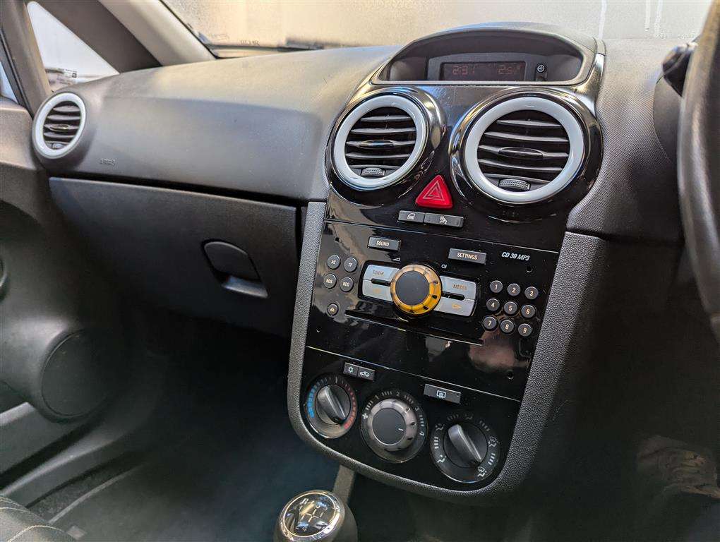 <p>2013 VAUXHALL CORSA LIMITED EDITION</p>