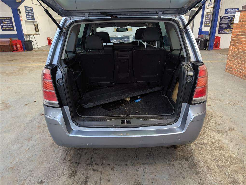 <p>2006 VAUXHALL ZAFIRA DESIGN</p>