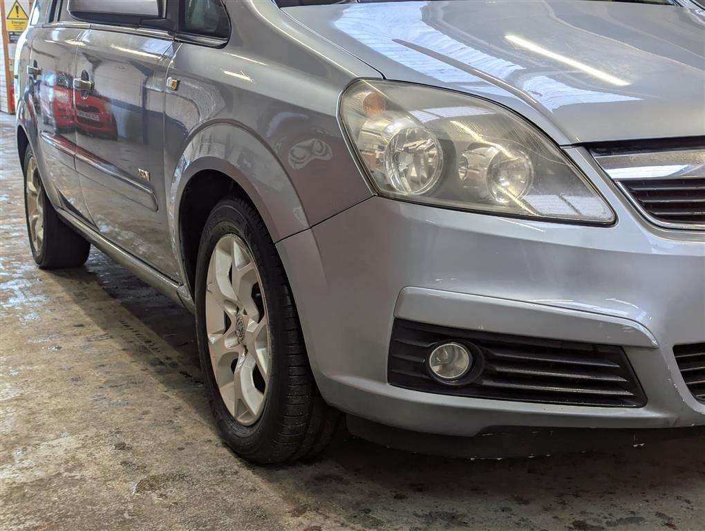 <p>2006 VAUXHALL ZAFIRA DESIGN</p>