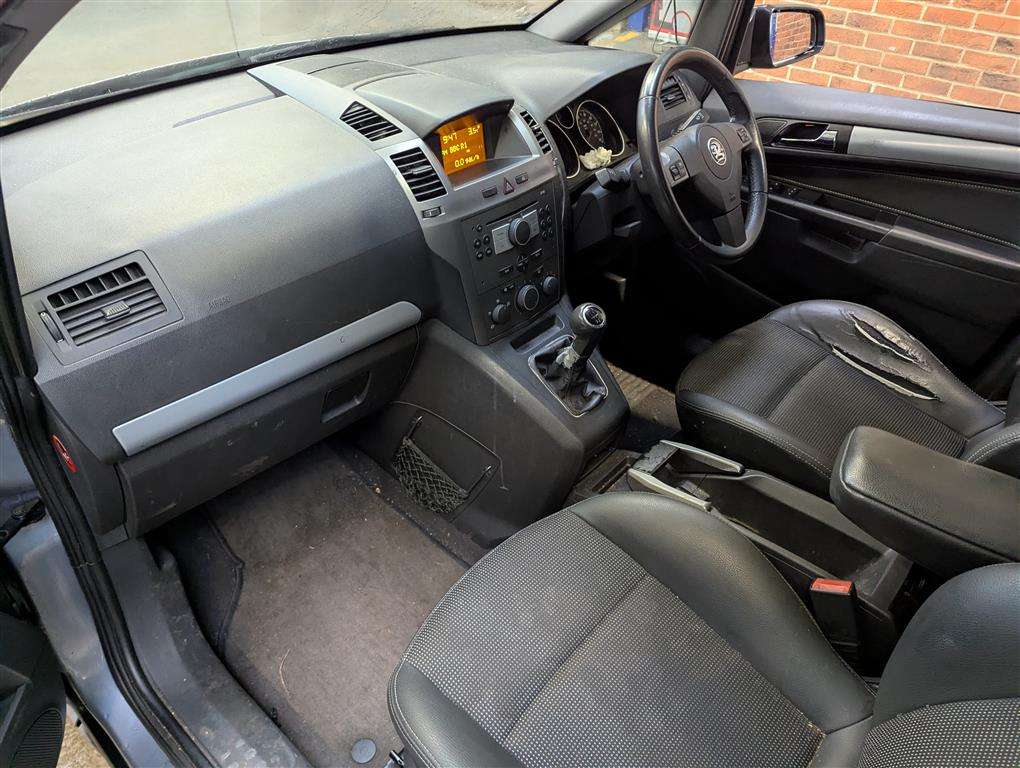 <p>2006 VAUXHALL ZAFIRA DESIGN</p>
