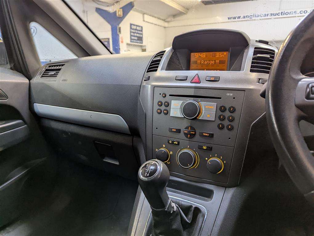 <p>2006 VAUXHALL ZAFIRA DESIGN</p>