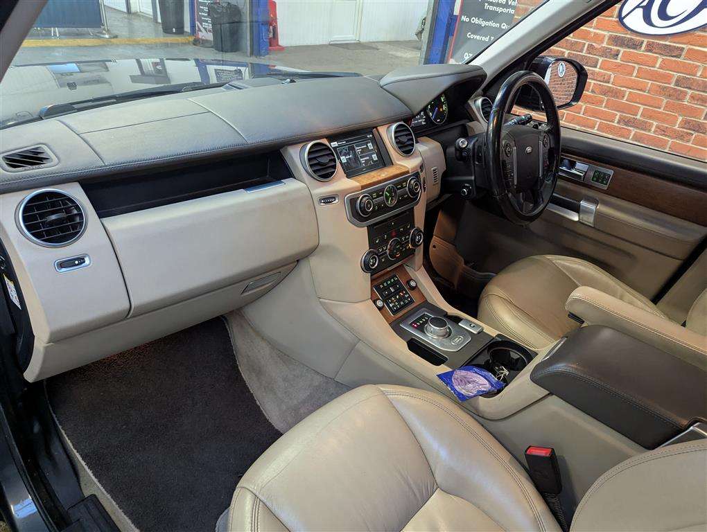 <p>2016 LAND ROVER DISCOVERY **SOLD</p>