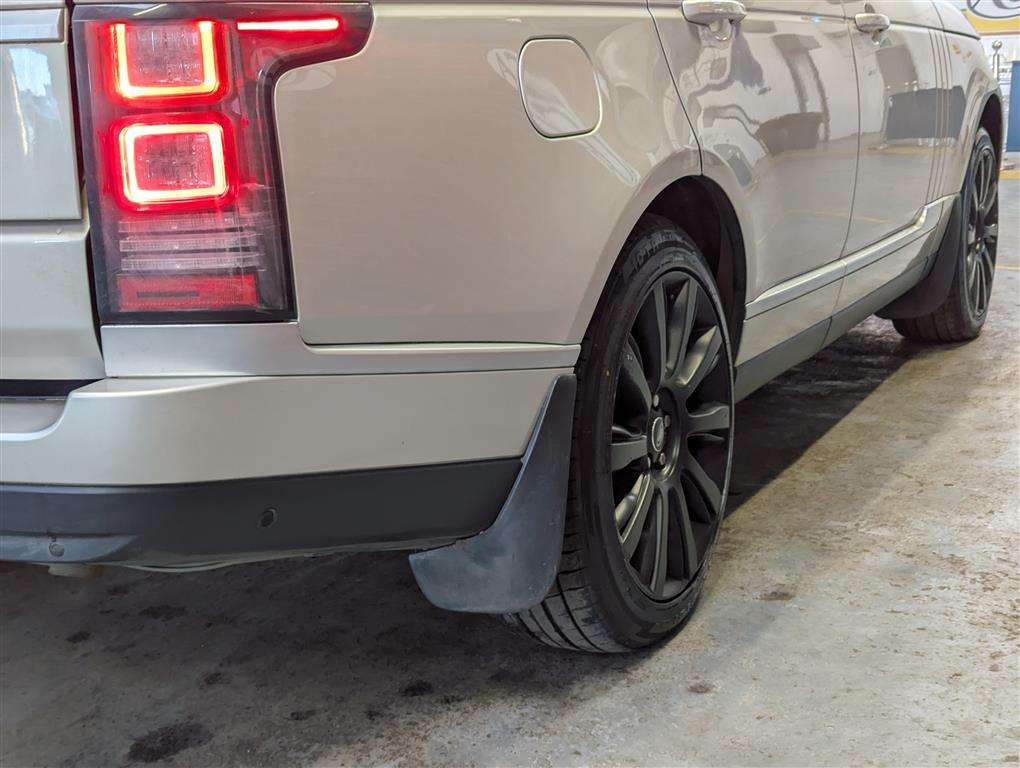 <p>2014 LAND ROVER RANGE ROVER VOGUE SDV8 AUTO</p>