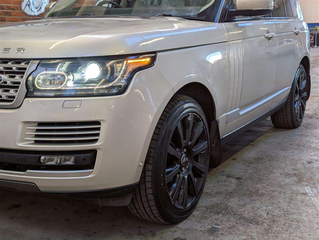 <p>2014 LAND ROVER RANGE ROVER VOGUE SDV8 AUTO</p>
