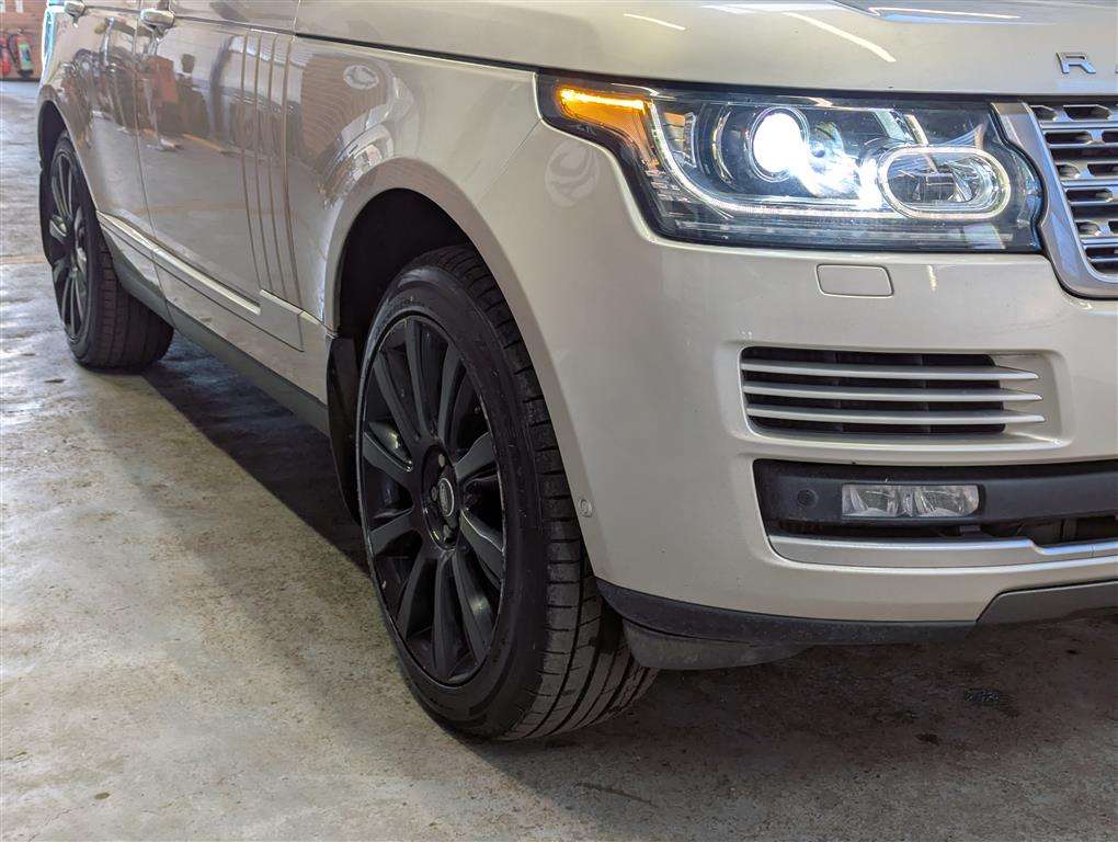 <p>2014 LAND ROVER RANGE ROVER VOGUE SDV8 AUTO</p>