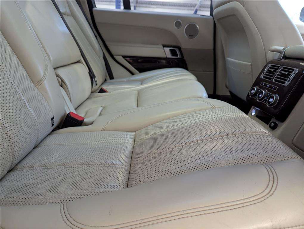 <p>2014 LAND ROVER RANGE ROVER VOGUE SDV8 AUTO</p>