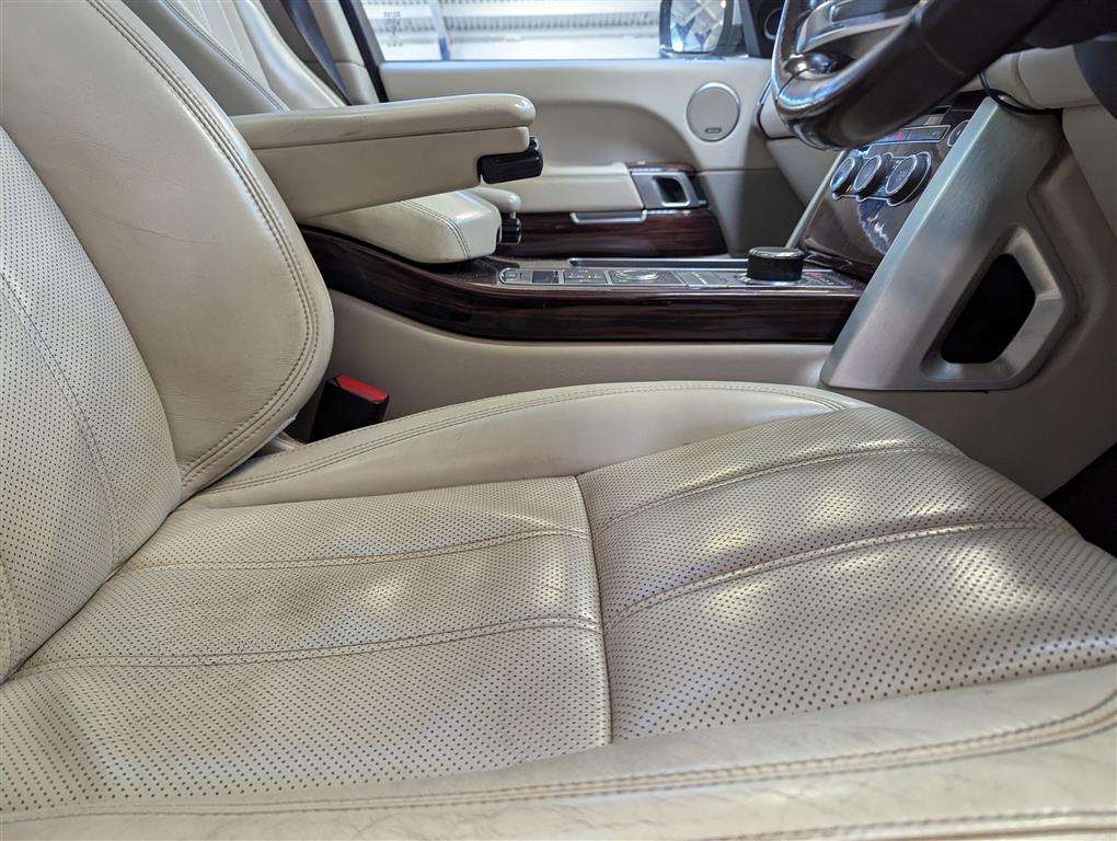 <p>2014 LAND ROVER RANGE ROVER VOGUE SDV8 AUTO</p>