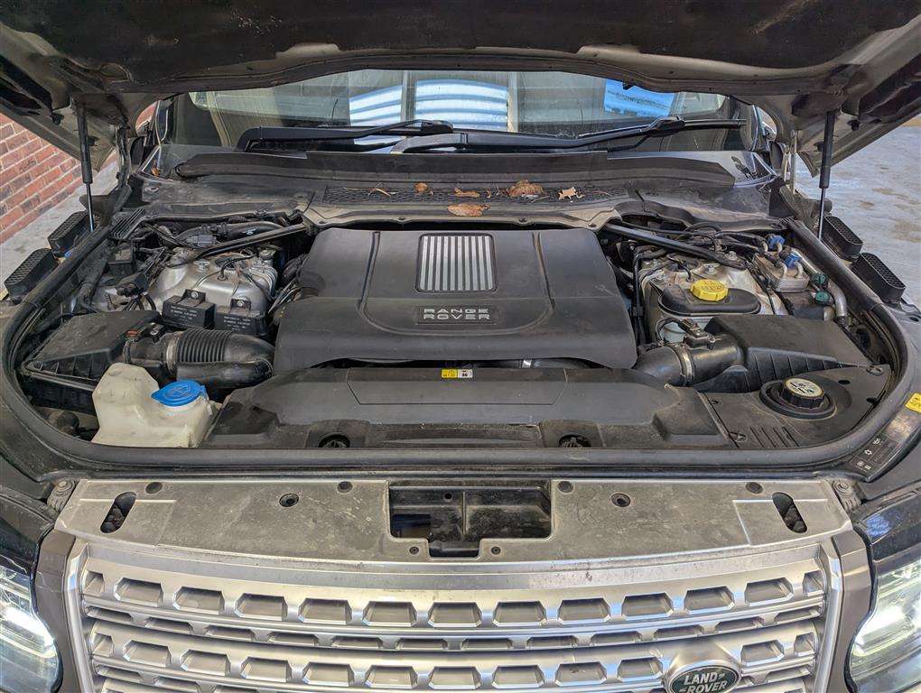 <p>2014 LAND ROVER RANGE ROVER VOGUE SDV8 AUTO</p>
