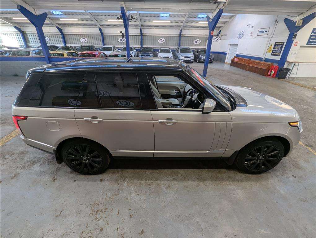 <p>2014 LAND ROVER RANGE ROVER VOGUE SDV8 AUTO</p>