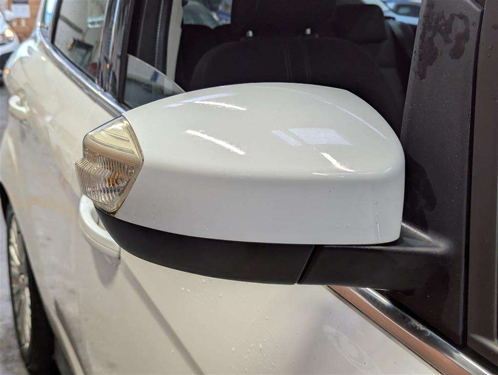 <p>2014 FORD C-MAX TITANIUM **SOLD</p>