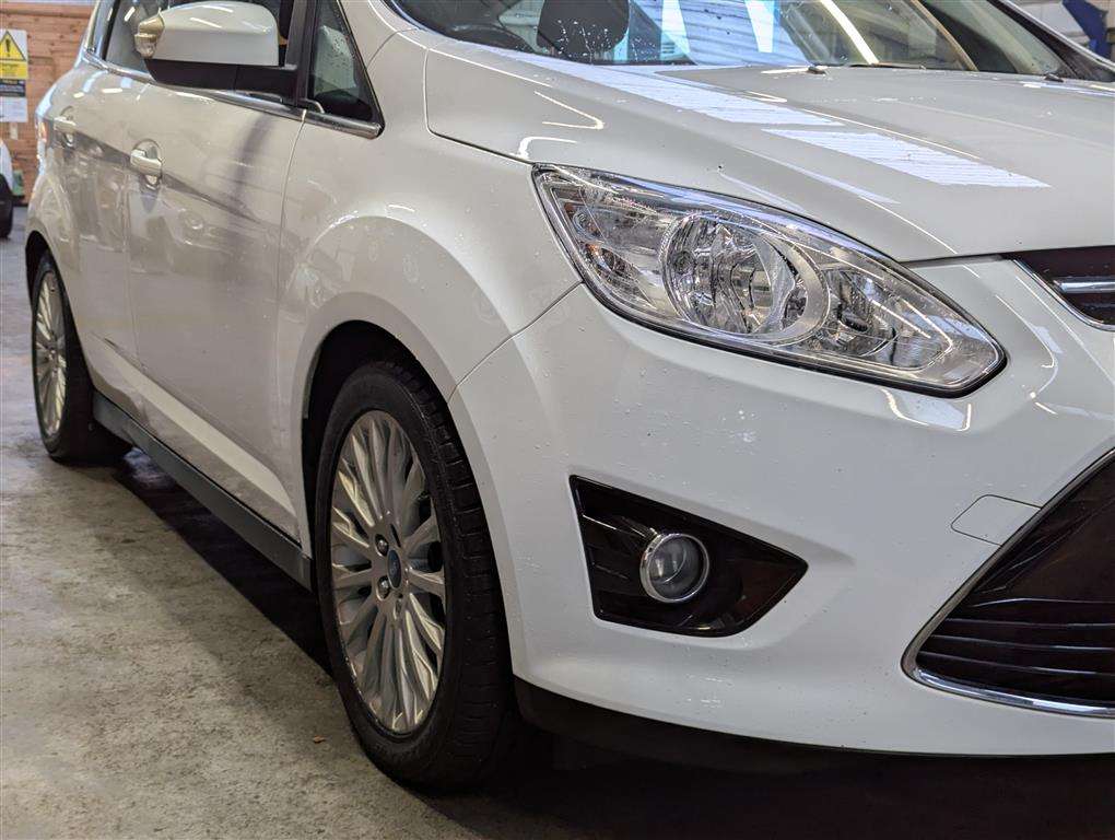 <p>2014 FORD C-MAX TITANIUM **SOLD</p>