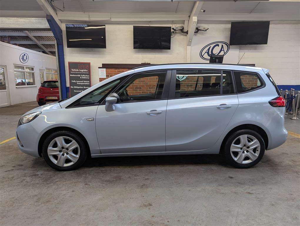 <p>2015 VAUXHALL ZAFIRA TOURER EXCLUSIV</p>