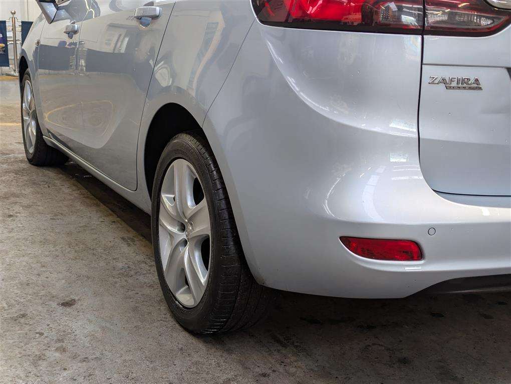 <p>2015 VAUXHALL ZAFIRA TOURER EXCLUSIV</p>
