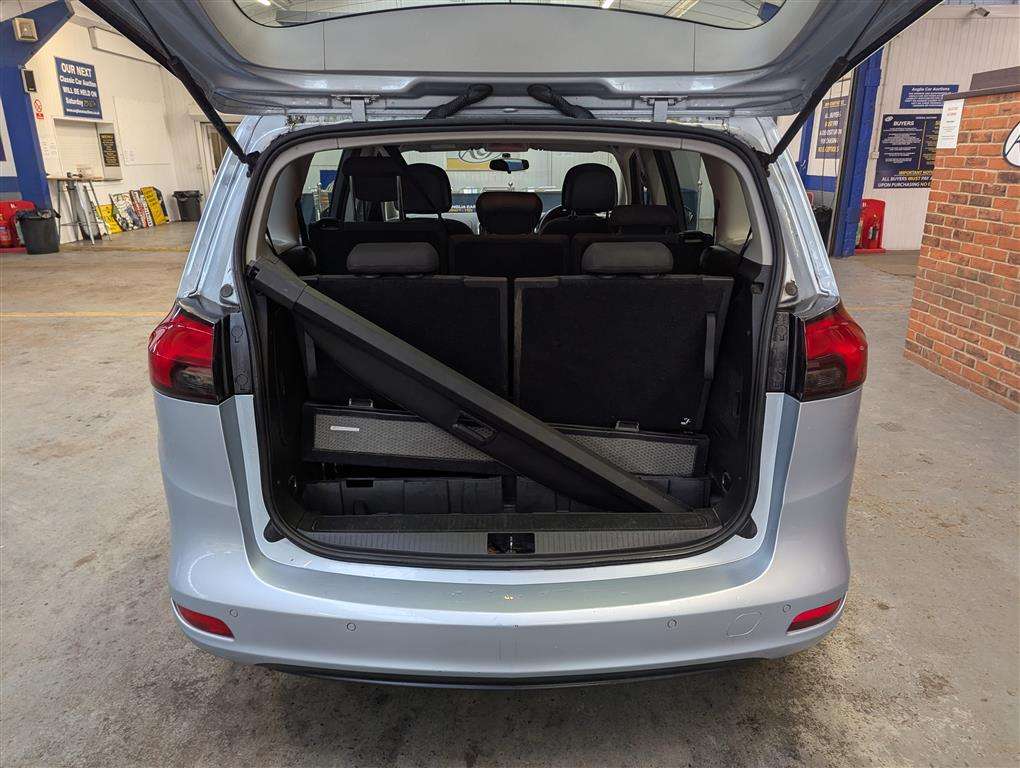 <p>2015 VAUXHALL ZAFIRA TOURER EXCLUSIV</p>