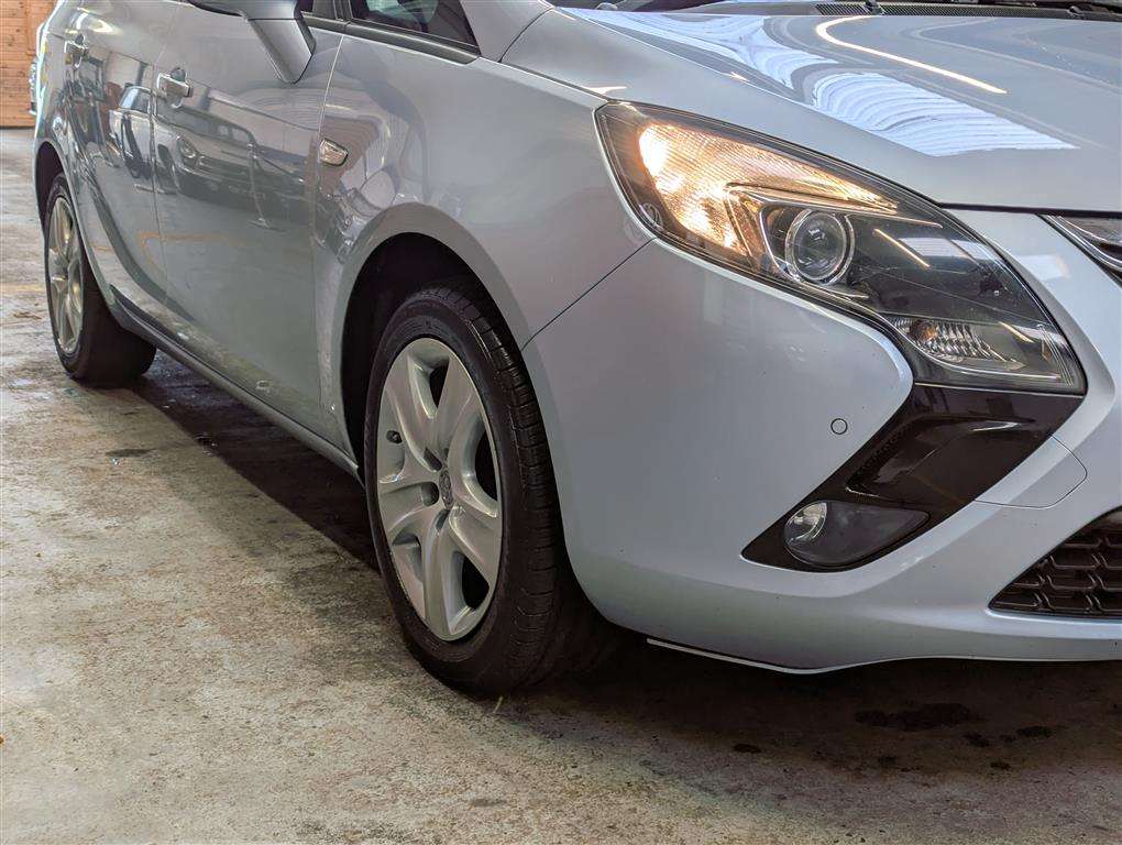 <p>2015 VAUXHALL ZAFIRA TOURER EXCLUSIV</p>