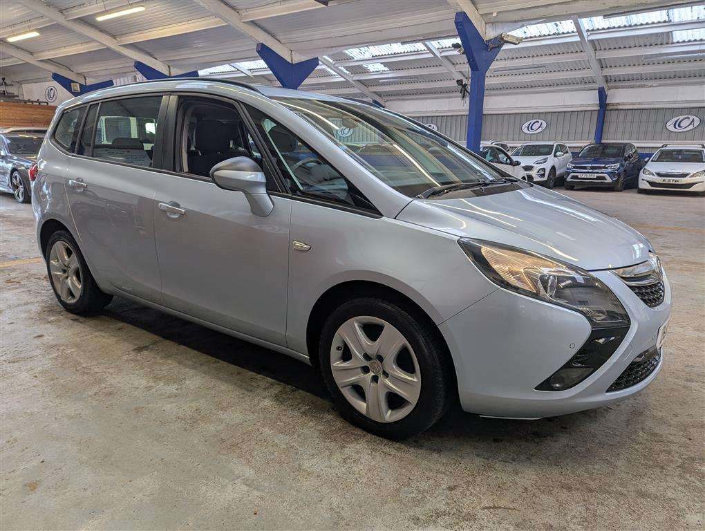 <p>2015 VAUXHALL ZAFIRA TOURER EXCLUSIV</p>