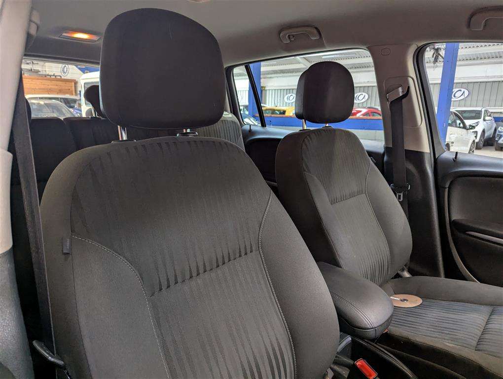 <p>2015 VAUXHALL ZAFIRA TOURER EXCLUSIV</p>