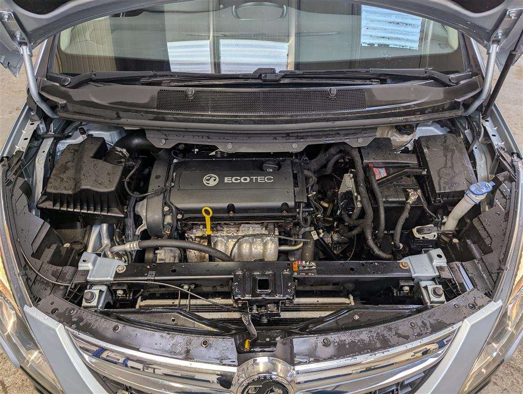 <p>2015 VAUXHALL ZAFIRA TOURER EXCLUSIV</p>