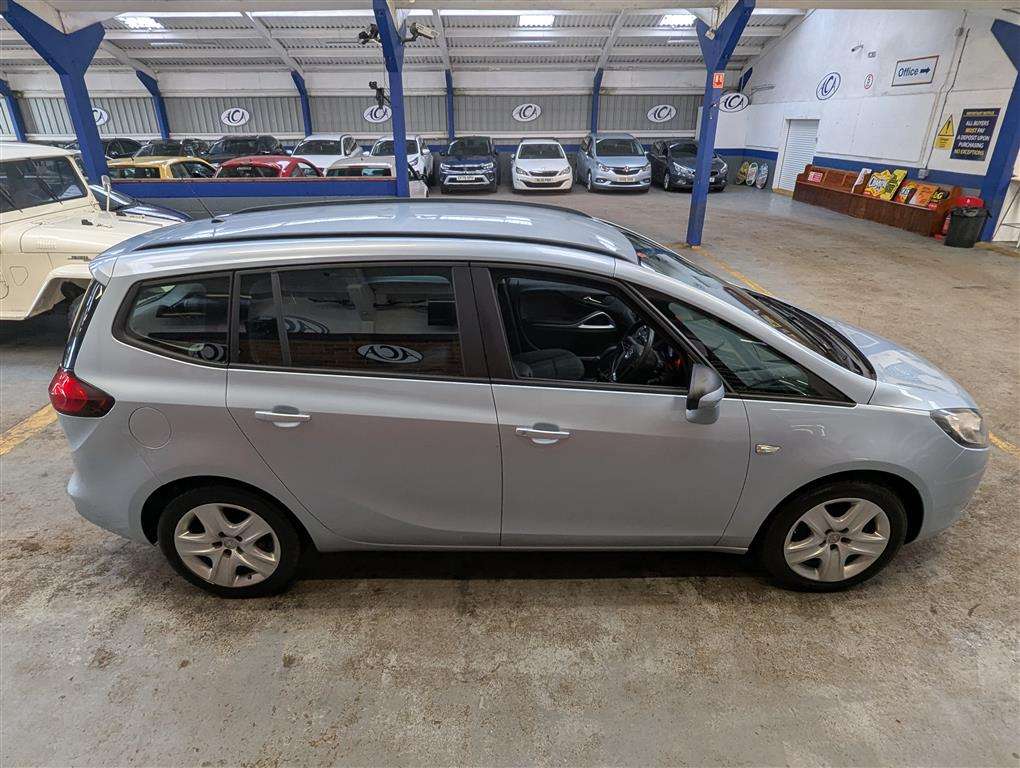 <p>2015 VAUXHALL ZAFIRA TOURER EXCLUSIV</p>