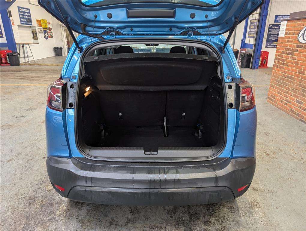 <p>2017 VAUXHALL CROSSLAND **SOLD</p>