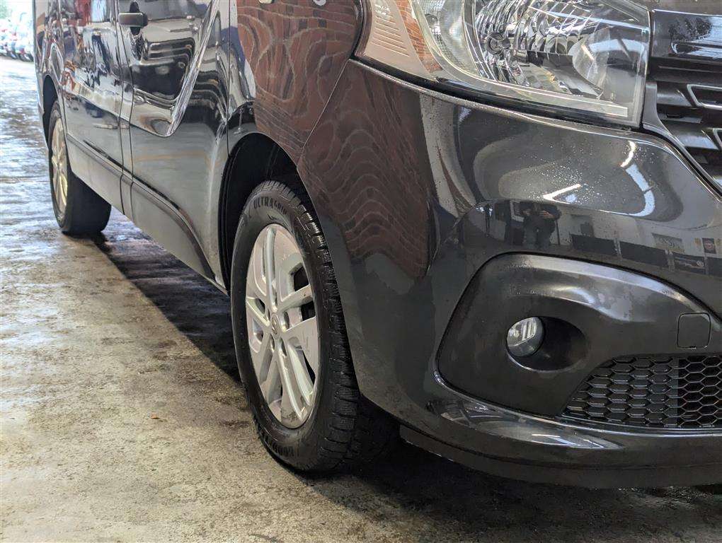 <p>2015 RENAULT TRAFIC SL27 **SOLD</p>