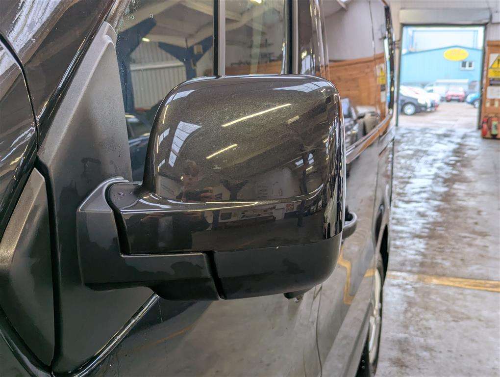 <p>2015 RENAULT TRAFIC SL27 **SOLD</p>